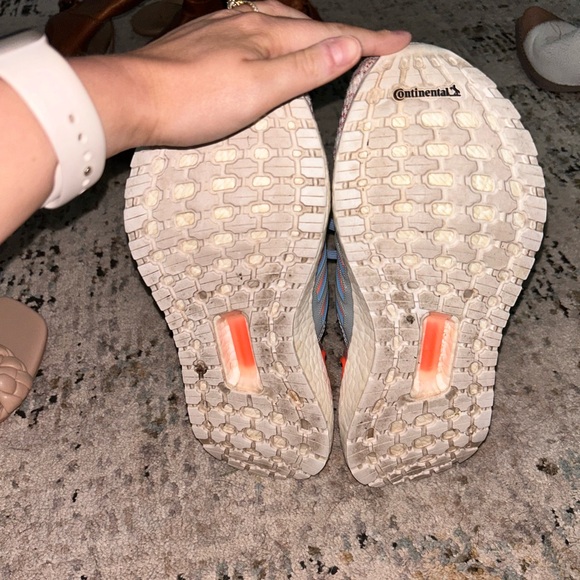 Adidas Ultraboost - Picture 3 of 5